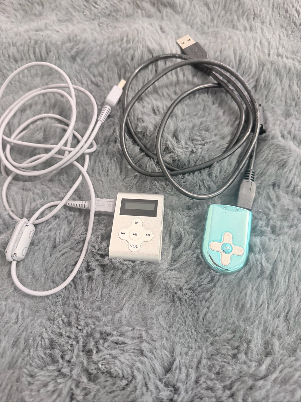 Bundle of Portable MP3 Players w/ Clip Controls